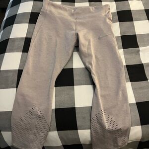 Nike woman’s Light Gray Leggings capri